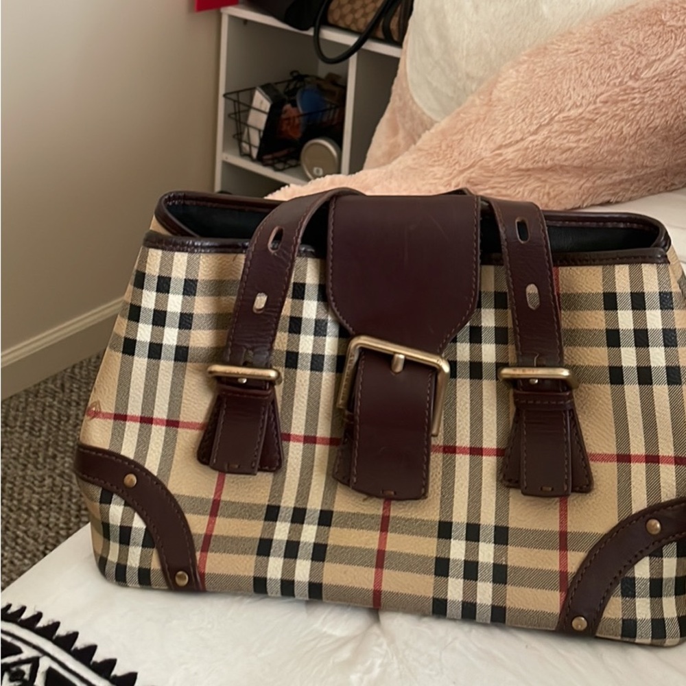 Burrbary purse authentic